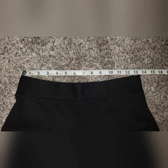 H&M| Black Pleated Skater Mini Skirt with Shorts - Picture 4 of 6